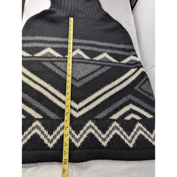 BCBG Max Azria Vintage Acrylic Alpaca Wool Poncho Knit OS Cape Black Gray Geomet - Picture 9 of 10